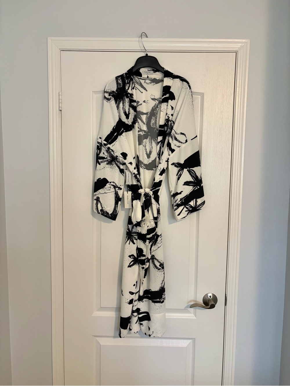 🖤ARITZIA BABATON Jovano Tie Robe/Duster.  Size M🖤